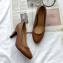 에본 라운드토 미들힐 펌프스