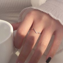 여성용 디아더컬러 써지컬스틸 V포인트 큐빅 실반지 DW_115