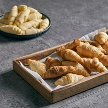 신세계푸드 크로와상 냉동생지 2.25kg(40~50ea) 미니생지 2.560g(130~140ea) 크로플 갈릭 크로아상 식빵 빵 5종선택, 크루와상 생지 2.25kg(40-50ea)