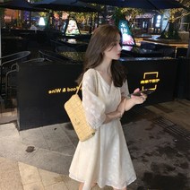 빈티지화이트원피스 프렌치 클래식 보이핏 볼륨 리시안시스 디자인감각 스윗 벌룬소매 점프슈트 여성 여름 3645500992, 화이트 L