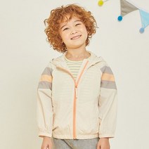 NC 이천점 밀리밤 간절기 필요한 바람막이 점퍼 MLJA22460