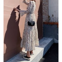 해외직구 여신룩 롱원피스 바캉스 데일리 플라워 시선집중 루즈핏 여자 연예인 사복 패션 아우라 인스타그램 빅이슈