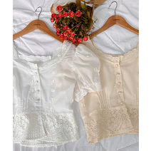 레이싱 펀치 자수 크롭 소매퍼프 블라우스