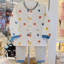 해피랜드 2001분당점 넘나 깜찍한 알록달록 패턴에 깔끔한 스트라이프 패턴의 바지 내의 세트 귀요미 내의 세트 선물로도 좋아요~ 6살 사이즈까지_ HW7103P4
