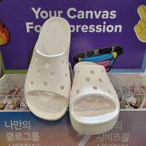 크록스[2001아울렛중계] 굽 3cm 가볍고 편안한 클래식 플렛폼 슬라이드