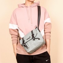 20대남자 캐주얼 메신저 크로스백 낚시가방 캠퍼스룩 원마일웨어 취업선물 빅스타일