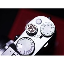 카메라 릴리즈 후지 필름 X100V XT4 X100F XPRO2 XE3 XT3/X10/ X20/X30 라이카 M1/M2 용 오리지널 수제 실버 + 황동 셔터 릴리스 버튼, Red Line Rose