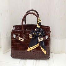 악어무늬 수입 여성 소 가죽 토트 가방 엄마 휘뚜루마뚜루 김희선 보부상 준명품 50대 파타야백 직장인 디자이너 40대 김나영 차정원 브랜드 뱀피 중년
