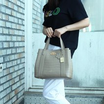 수납 공간분리 70대여성 모임가방 엄마토드 예쁜
