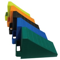 차량버팀목 소형 PP 2개 1세트 0.64kg H150 200X95 고임목 상용차량용 캠핑카용 주차 경사로 미끄럼방지 받침대, 녹색