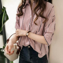 러블로어 여성 리프 세로 스트라이프 카라 오버핏 블라우스