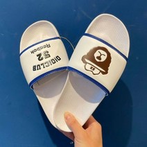 리복 X OiOi 오아이오아이 콜라보 클래식 슬라이드 GZ8778