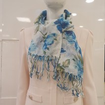 블루페페 부평점 여름 마감 세일세일 넘넘 블루 플라워가 예뻐요 역시 마소재에서만 느낄수 있는 컬러감예요 100% 마 스카프