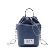 메종마르지엘라 22SS 여성 5AC 넘버링 로고 패치 버킷 체인 크로스백 S61WG0035P4348T609922S S61WG0035P4348T6099