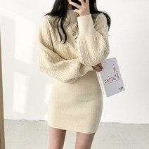 [랜덤플레이] 꽈배기 목폴라 보카시 니트 원피스