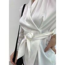 실크 셔링 루즈핏 타이 랩블라우스 .