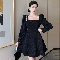 봄원피스 레트로 프렌치 스타일 스타일 햅번 스타일 미니 블랙 드레스 높은 수준의 디자인 스퀘어 칼라 퍼프 슬리브 푹신한 드레스 미니 남자 예쁜원피스