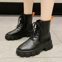 블랙 무광 워커부츠 스커트 코디 예쁜 보이시한 워커