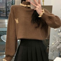 [랜덤플레이] 루돌프 자수 터틀넥 라인 배색 스웨터