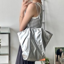 [윤키] 메탈 쇼퍼백 은색가방 연예인 숄더백 실버백