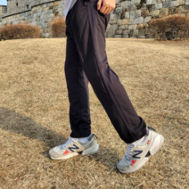 국내제작 남자 일자 트레이닝 바지 폴리 100퍼센트 봄 여름 가을 가벼운 옆줄 운동복 체육복 시원한 조깅 등산 팬츠