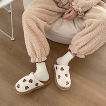 겨울 시즌 털실내화 소품샵 푸들 강아지