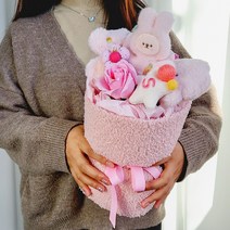 포근해서 손이 시리지 않는 귀여운 뽀글이 인형 꽃다발 핑크레빗, 핑크