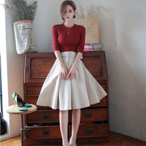 여자 슬림핏 6부 소매 라운드넥 티셔츠 썸머 학생 플레어스커트 흰치마코디