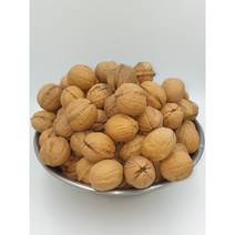 햇호두 / 국산알호두 / 1kg / 알호두크기 중형 /경북 봉화에서 제가 직접 농사해서 수확한 햇호두입니다