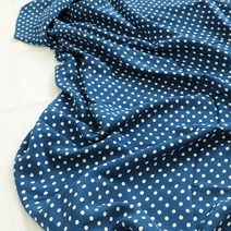 수복패브릭 여름의류원단 꽃무늬원단 인견 레이온 원단판매, 크랩도트딥블루