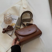 유럽여행가방 가죽 크로스백 여성 코디 원피스 20대