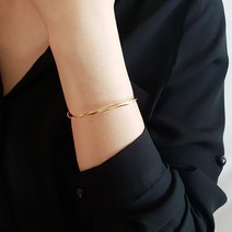 여자 코디 얇은 원터치 물결 은볼 팔찌