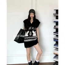 가을 데일리룩 다람쥐 자카드 v넥 니트 베스트