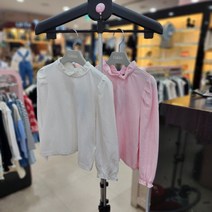 셀덴 코디하기 좋은 에션셜 티블라우스