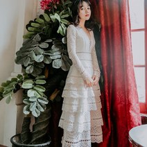 여성 셀프 웨딩 촬영 세미 프릴 화이트 무드 드레스