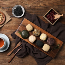 [제라헌] 제주 동문시장 오메기떡 8종(4개씩 32개입), 부직포 선물포장, 50g