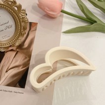 올림머리 아이유 하트 집게핀 반묶음 올림머리 연예인 헤어핀 미대 대학생룩 집게핀 여친선물 추천 여신원피스룩