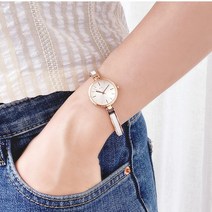 로이드 1st **평소와 다른 스타일로 착용하세요** 컬러드롭 화이트 로즈골드 여성 뱅글시계