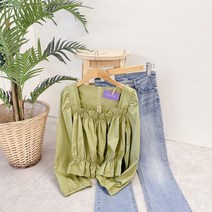 보블리에 / 스퀘어넥 앞 셔링 블라우스
