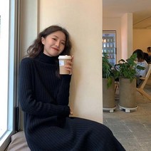 코트를 베이스로 고급스러운 미드길이 스웨터 무릎까지 오는 햅번 루즈한 스커트 봄과 가을 니트 이너 원피스