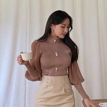 빈스홀릭 골드 투버튼 플리츠 니트