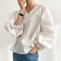오드리쇼룸 브이넥 핀턱 레이스 블라우스