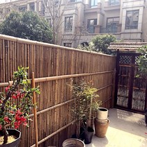 말뚝 테두리 난간 대나무 정원울타리 담장 대나무울타리 안전난간대 대나무 울타리 전원주택울타리 화단분리, 탄화죽의 높이는 240x200미터이다