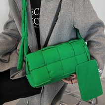 엠보 퀼팅 패딩 카세트 크로스백 HB008