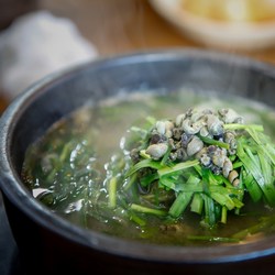 다슬기국 올갱이국 즉석국 900g 4팩 국내산다슬기 보양식 가정용 해장국 낭월동 괴산올갱이