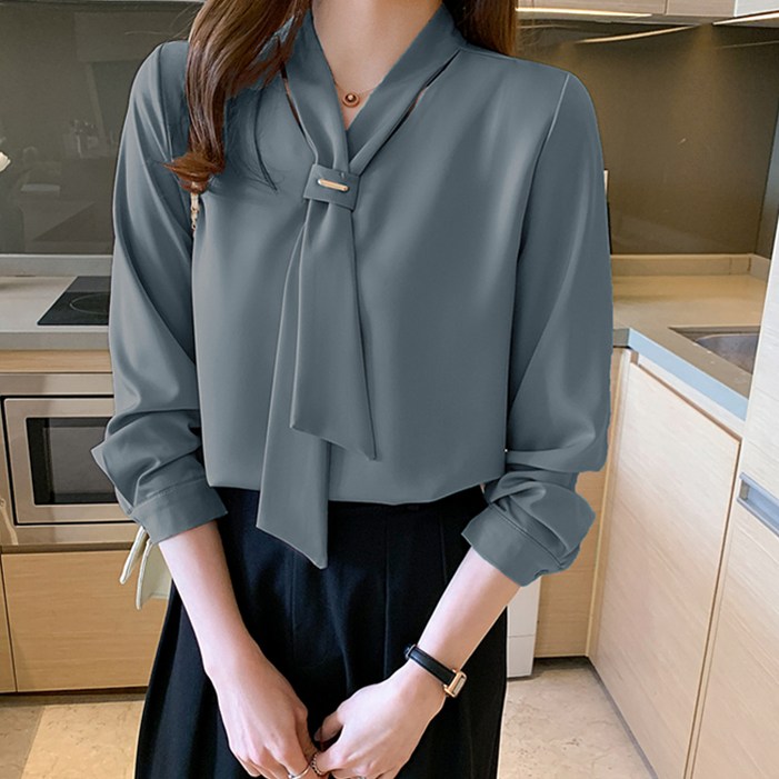 로렌미 메탈장식 타이넥 블라우스 S250806FW15