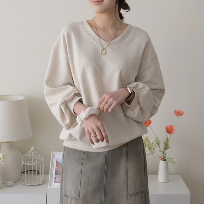 데일리앤 하르딘 여성 데일리 루즈핏 무지 브이넥 맨투맨 티셔츠 봄 가을 데일리앤 하르딘 여성 데일리 루즈핏 무지 브이넥 맨투맨 티셔츠 봄 가을