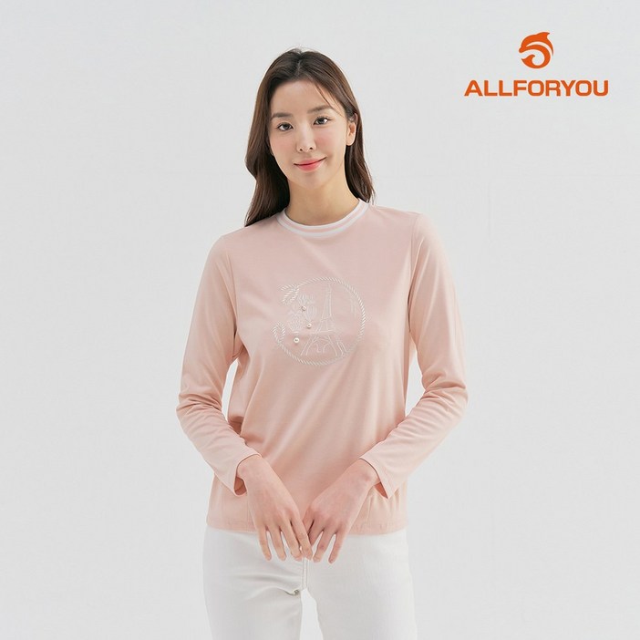 올포유 모델착장 여성 자수 원포인트 티셔츠 ALTRM2311509 올포유 모델착장 여성 자수 원포인트 티셔츠 ALTRM2311509