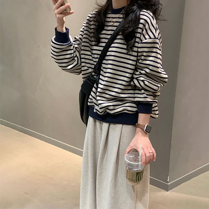 큐엔유 여성 스트라이프 맨투맨 라운드넥 봄 겨울 긴팔 후드티