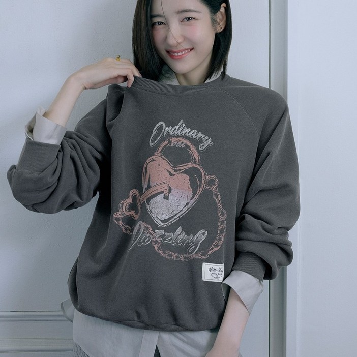 [AK플라자] [주크] [ZOOC X 로렌정] 빈티지 그래픽 스웻셔츠 Z254PSM704